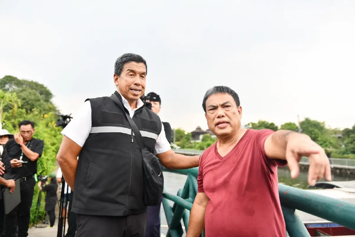 กทม. ดึง เรือผลักดันน้ำ เร่งผันลงอุโมงค์ มั่นใจพัฒนาการ 58 แห้งใน 2 วัน