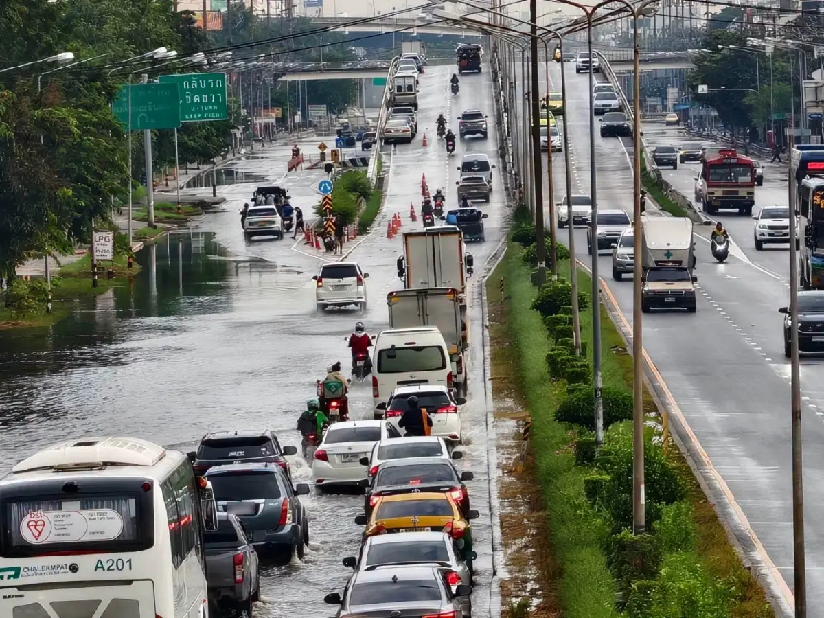 เช็กพิกัดเดินทาง 6 ต.ค.69 อัปเดตฝนตกหนัก น้ำท่วมกรุงเทพและปริมณฑล