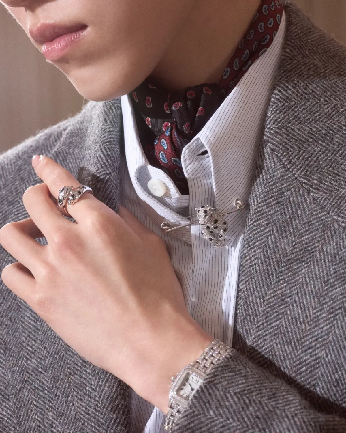 เปิดลุค 'พีพี กฤษฏ์' ร่วมงานแต่งพี่สาว 'เพชร ศสิพร' โมเมนต์พิเศษกับ Panthere de Cartier