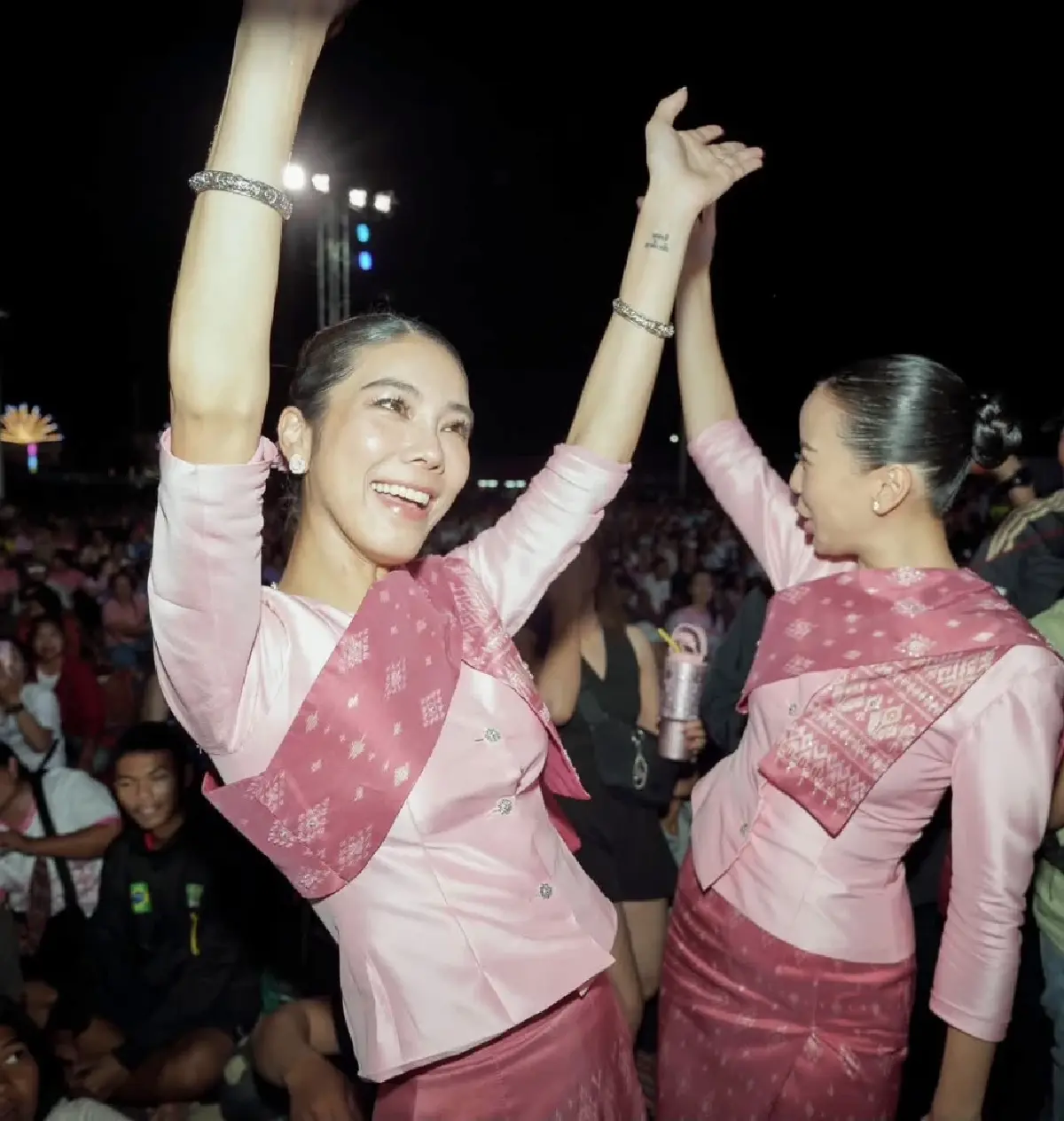 ศึกนางสิงห์ 'อ.หนองบัวแดง'  ใครดีใครอยู่ 'สุชาดา-กาญจนา'