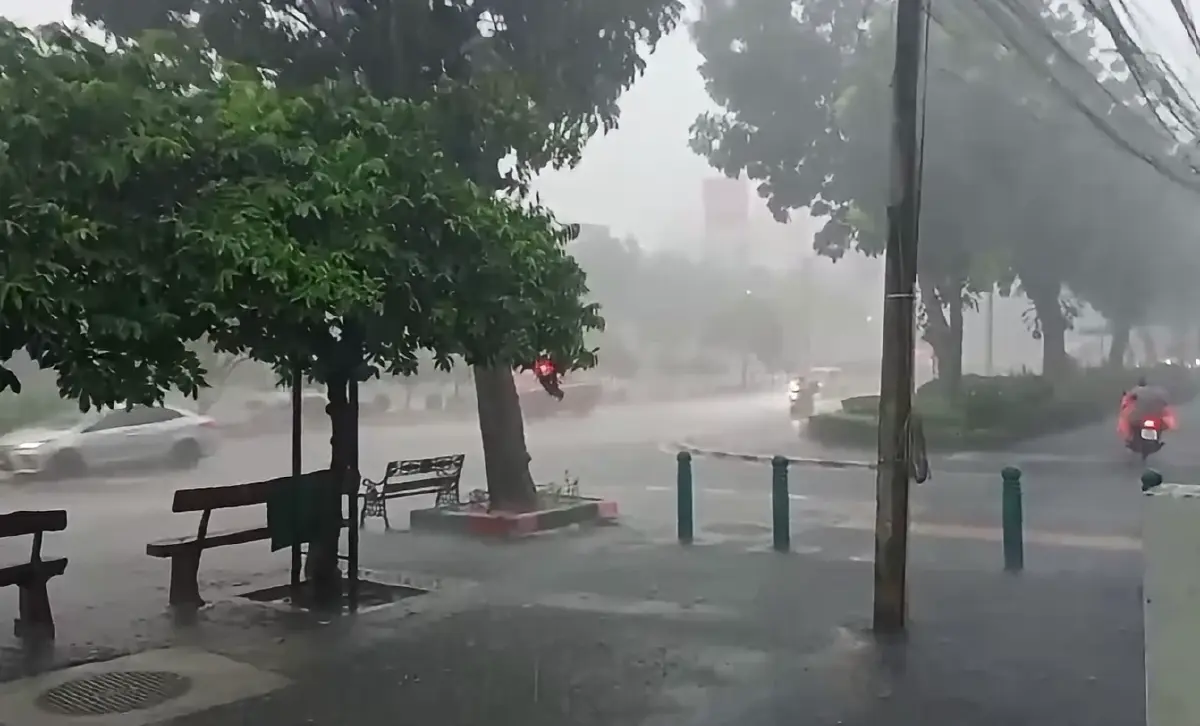 อัปเดต กทม. ฝนตกหนักอีกวันนี้ 17 ต.ค.69 ระวังฝนแช่ขัง 1 ชั่วโมง รอระบาย