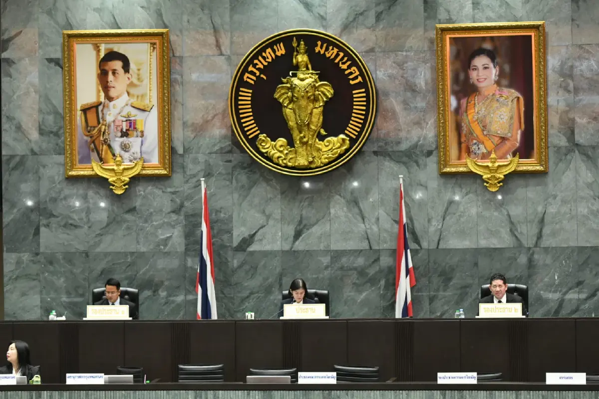 'ชัชชาติ' ยื่นสภา กทม. ขอตั้งงบ 1.5 พันล้าน เยียวยา-ฟื้นฟูน้ำท่วม