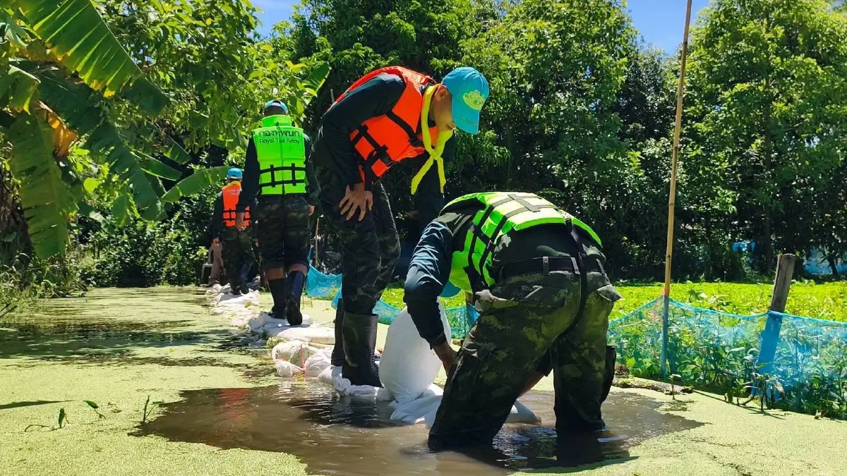 น้ำท่วม กทม. ปทุมธานี นนทบุรี สมุทรปราการ นครปฐม ระดมกำลังทหารช่วย