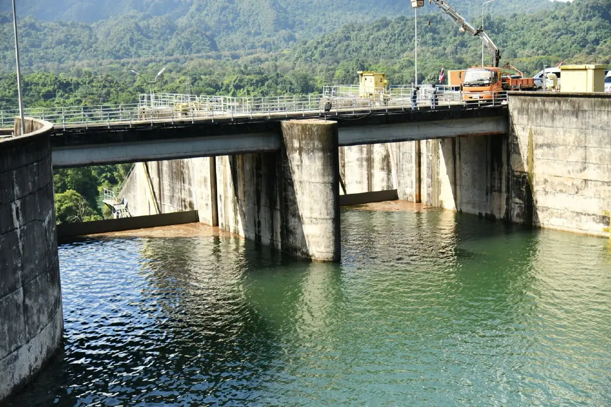 สทนช. ยันเขื่อนวชิราลงกรณ ยังรับน้ำได้ ไม่ต้องเปิด Spillway