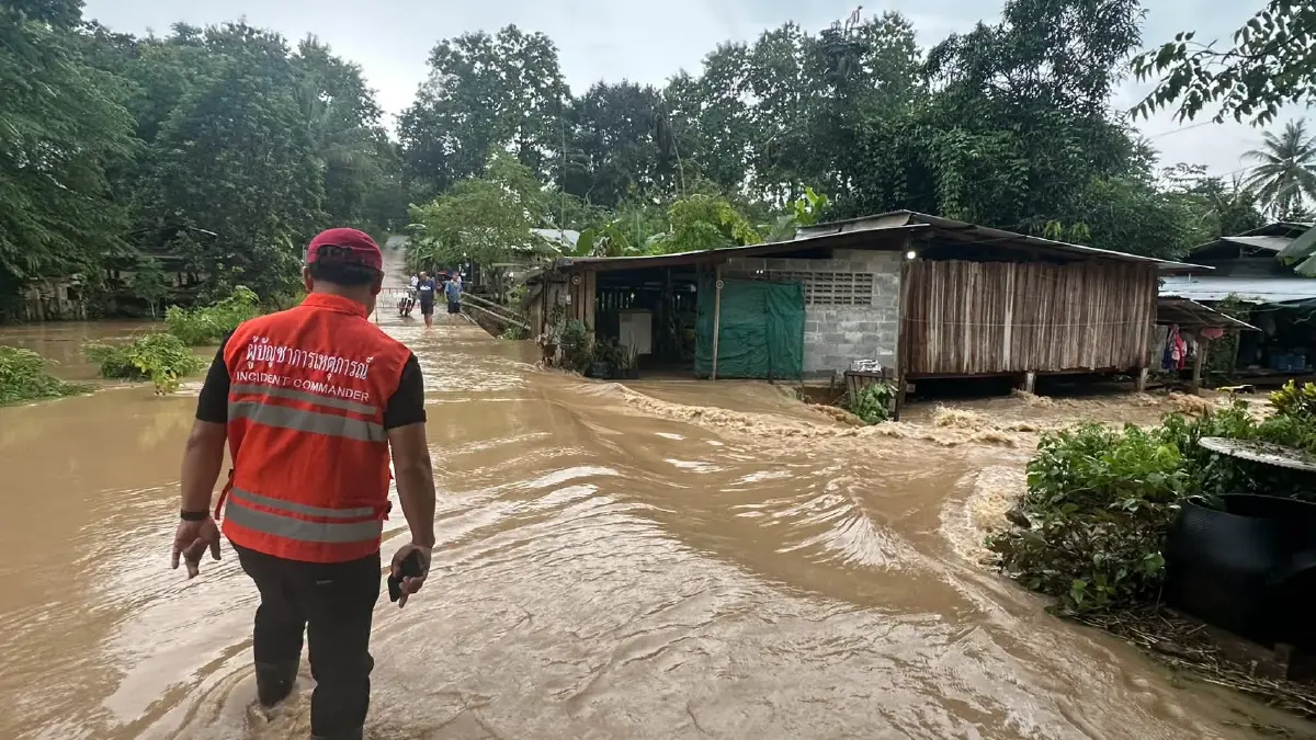 น้ำท่วม 21 จังหวัดยังวิกฤต ปภ. เฝ้าระวังพื้นที่น้ำเพิ่มต่อเนื่อง