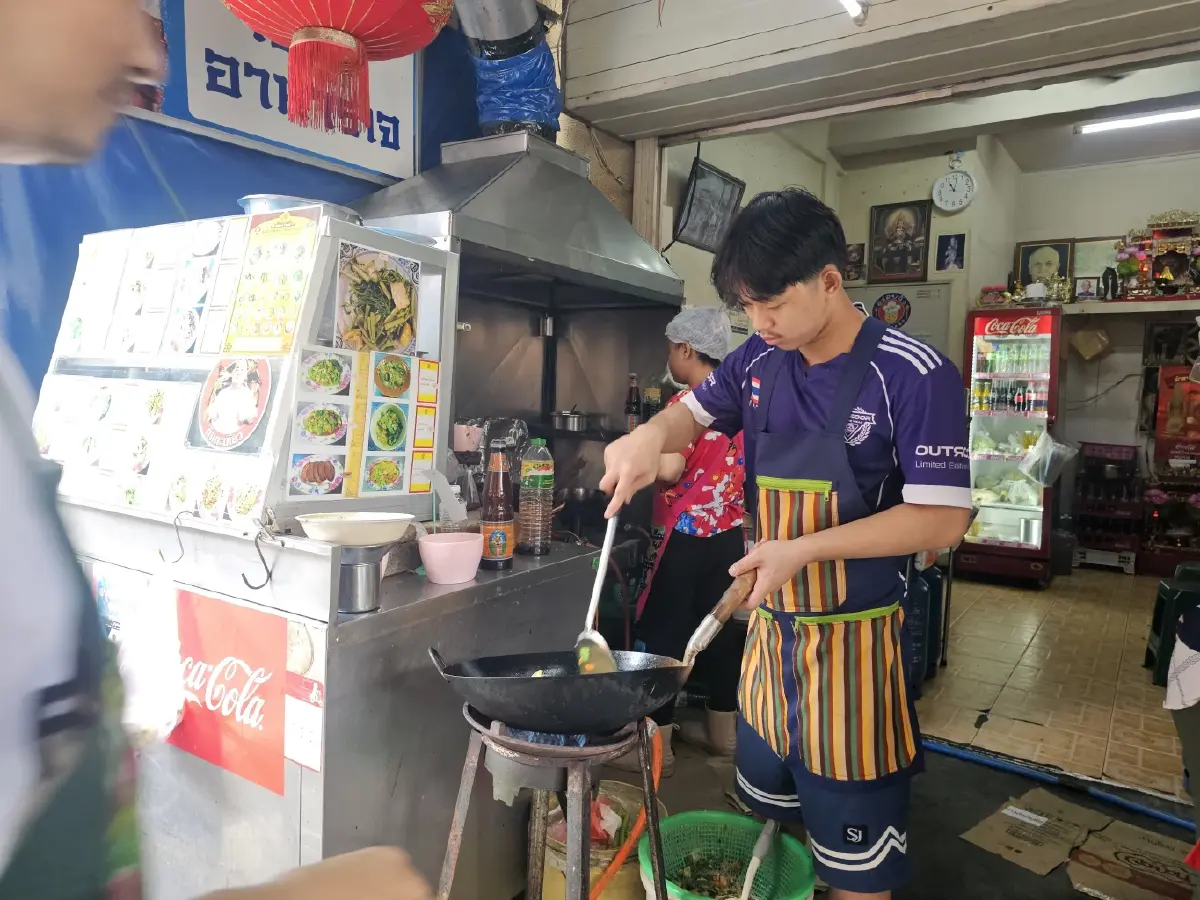 ‘เจ๊หลี อาหารเจ’ (เจ้าเก่าคาเธ่ย์ ) เจริญกรุง 14 ขายอาหารเจตลอดปี