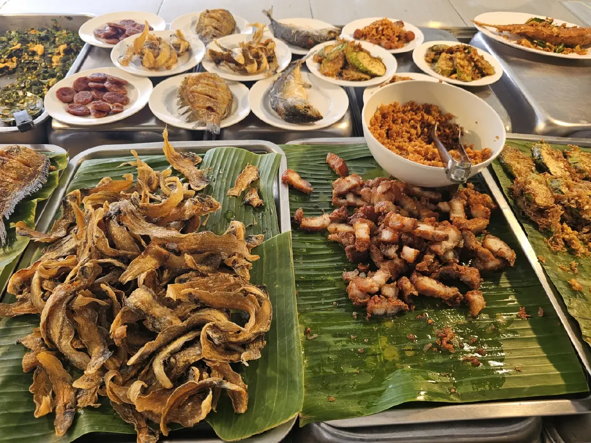 ‘ถมราช ข้าวแกงปักษ์ใต้’ ขนมจีนเส้นสด จากนครศรีธรรมราช