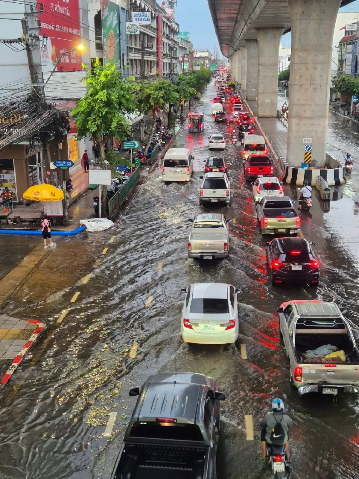 เช็กพิกัดเดินทาง 6 ต.ค.69 อัปเดตฝนตกหนัก น้ำท่วมกรุงเทพและปริมณฑล