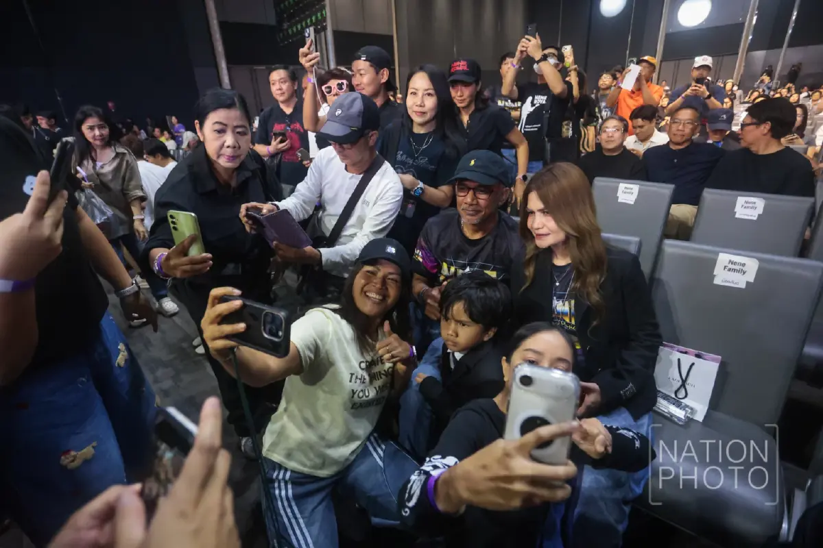 ฮอตเกินต้าน 'เนเน่ รอยัล' เสิร์ฟความฟินใกล้ชิดแฟนชาวไทย