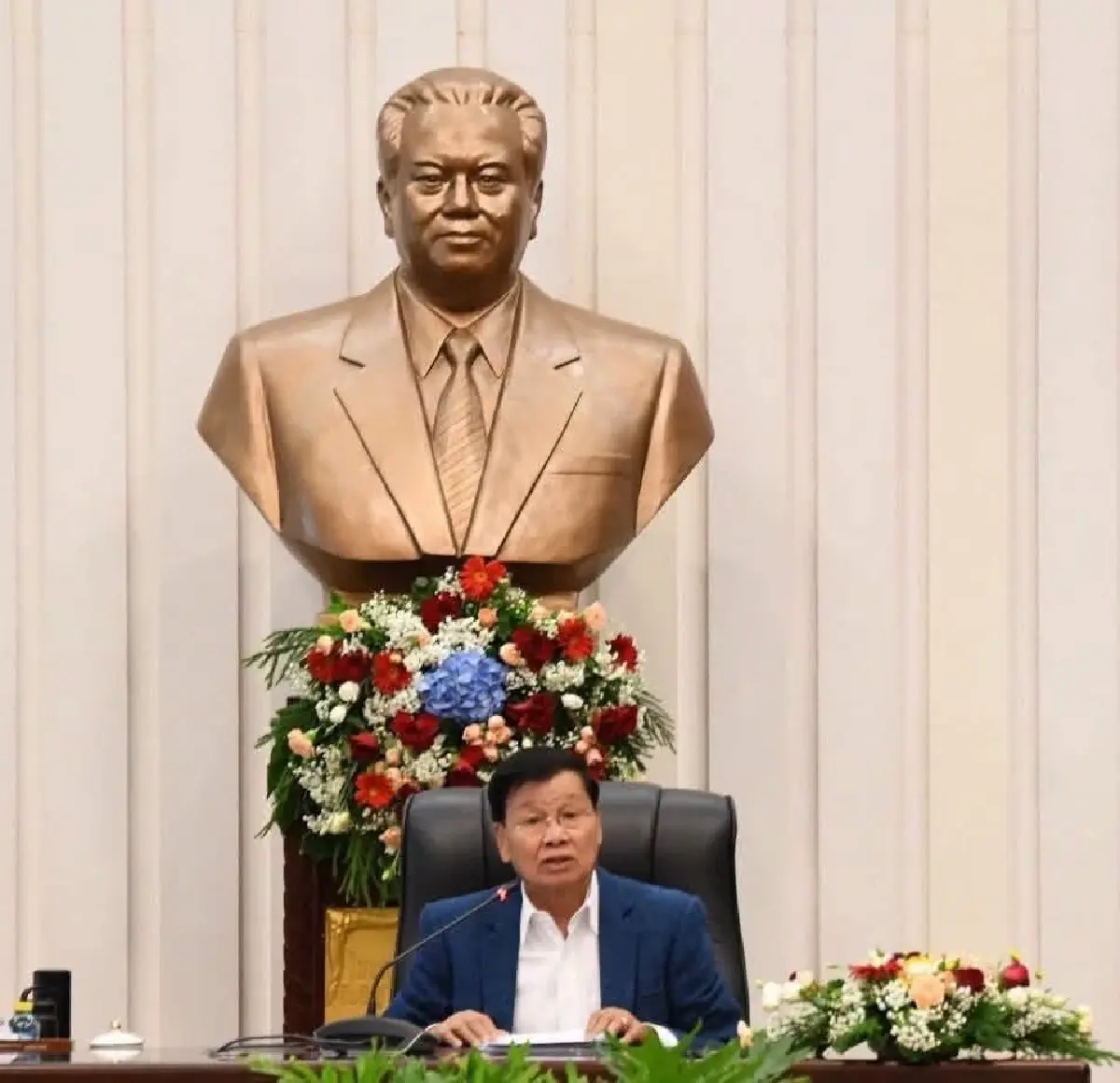 บ้านใหญ่ 'ทองลุน' ยึดลาว หุ้นส่วน 'จีน' มิตรแท้ 'ไทย' หรือไม่
