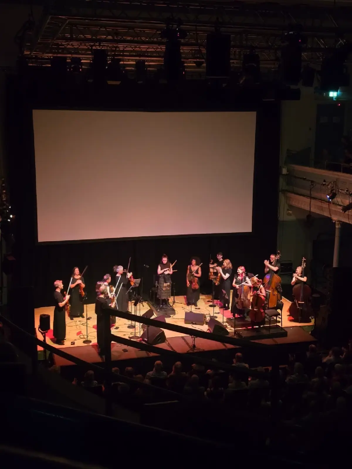 หลังเวทีวงการเพลง ‘Edinburgh’ ชวนมองระบบที่ทำให้ศิลปินเติบโต