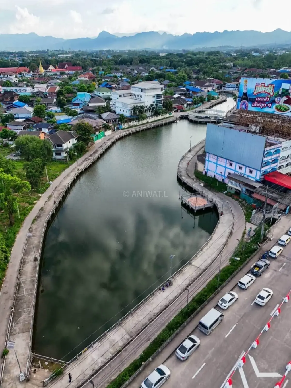แม่สอดรถติดลด จัดระเบียบจราจร สะพานมิตรภาพไทย–เมียนมา แห่งที่ 1