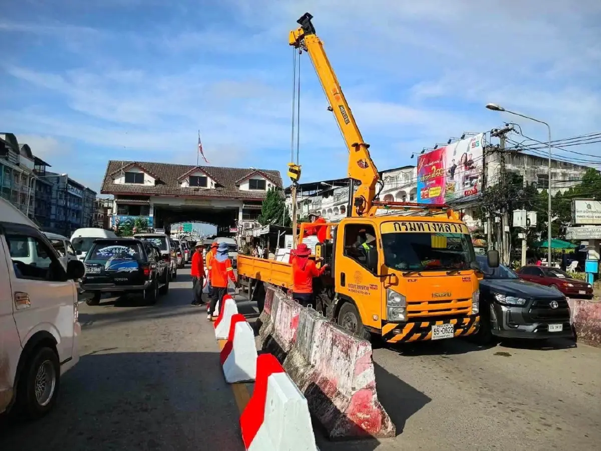 แม่สอดรถติดลด จัดระเบียบจราจร สะพานมิตรภาพไทย–เมียนมา แห่งที่ 1