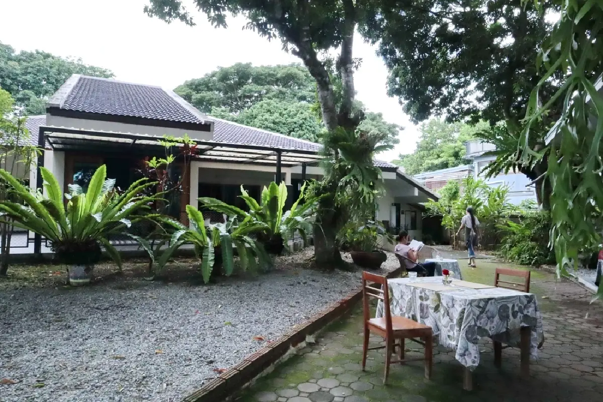 ดินหญ้าฟ้าแถน ร้านอาหารใต้ต้นลิ้นจี่ของ อุรุดา แห่งครัวสีแดง