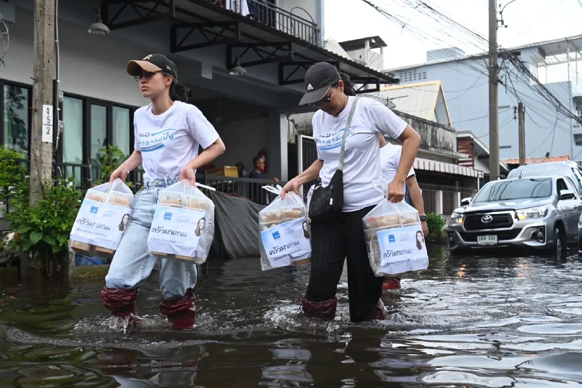 'มาดามแป้ง' เปิด 'ครัวมาดาม' ช่วยผู้ประสบภัยน้ำท่วมกรุงเทพฯ