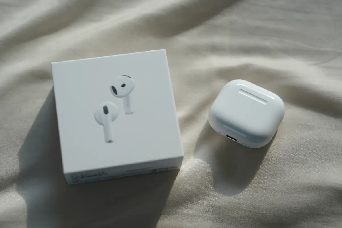 นี่ฉันอยากเปลี่ยนหูฟังหรือนี่! รีวิว 'AirPods 5' กับ 5 เรื่องที่ทำให้ปันใจจากรุ่นเดิม