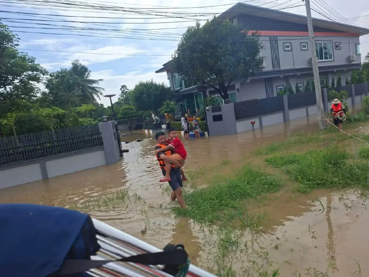 น้ำท่วมล่าสุด 20 จังหวัดเริ่มลดลง! ปภ. เร่งฟื้นฟูพื้นที่น้ำลด