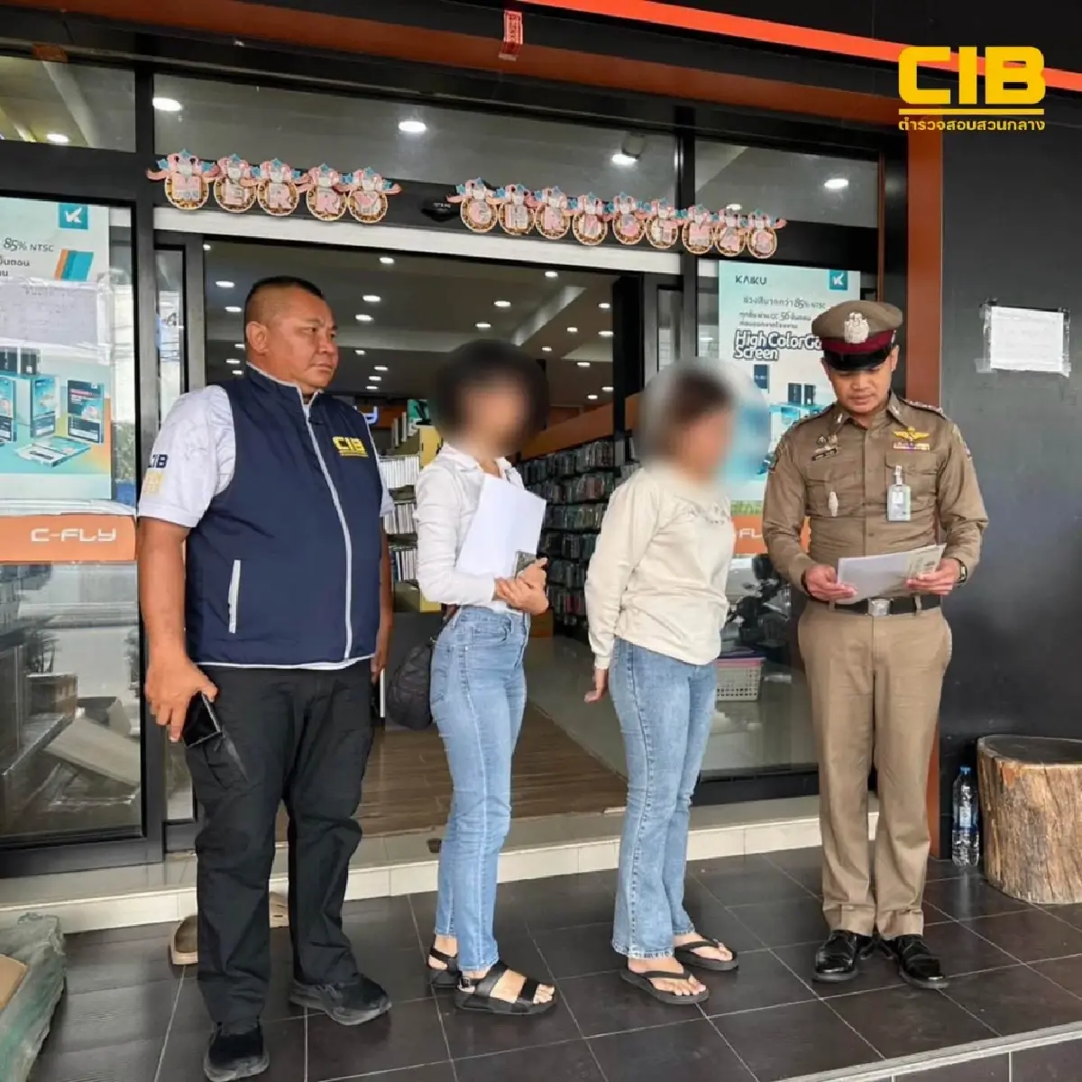 ค้น 4 จุด ยึดอะไหล่ อุปกรณ์เสริมสมาร์ทโฟนปลอม เสี่ยงอันตราย