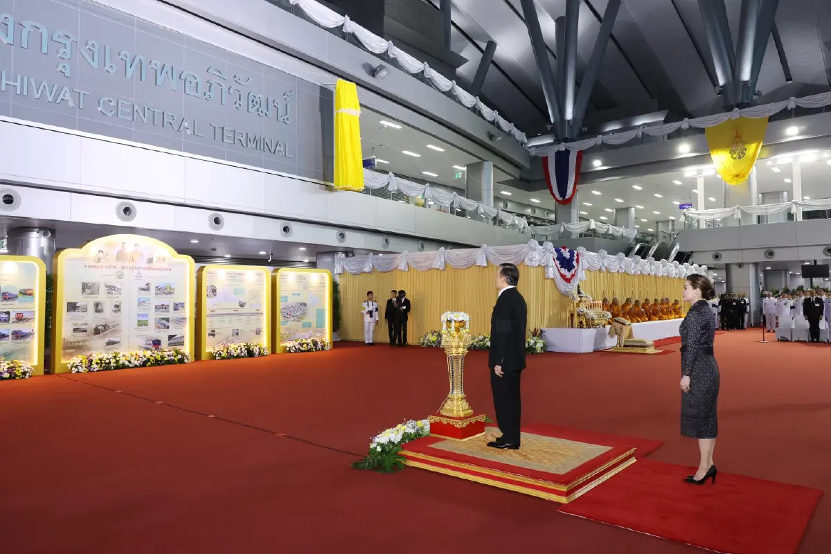 ในหลวง-พระราชินี เสด็จฯ ไปทรงเปิด ‘สถานีกลางกรุงเทพอภิวัฒน์’