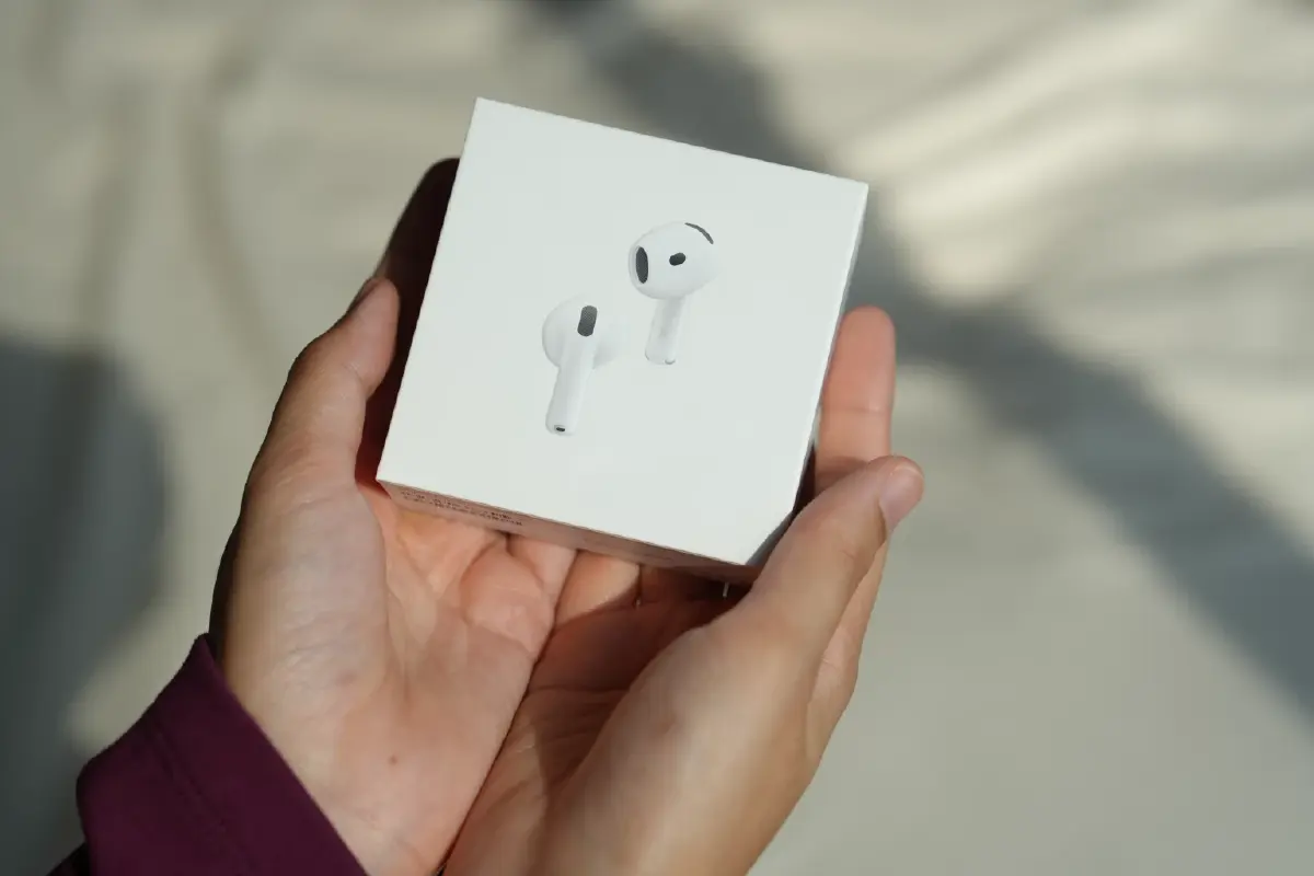 นี่ฉันอยากเปลี่ยนหูฟังหรือนี่! รีวิว 'AirPods 5' กับ 5 เรื่องที่ทำให้ปันใจจากรุ่นเดิม