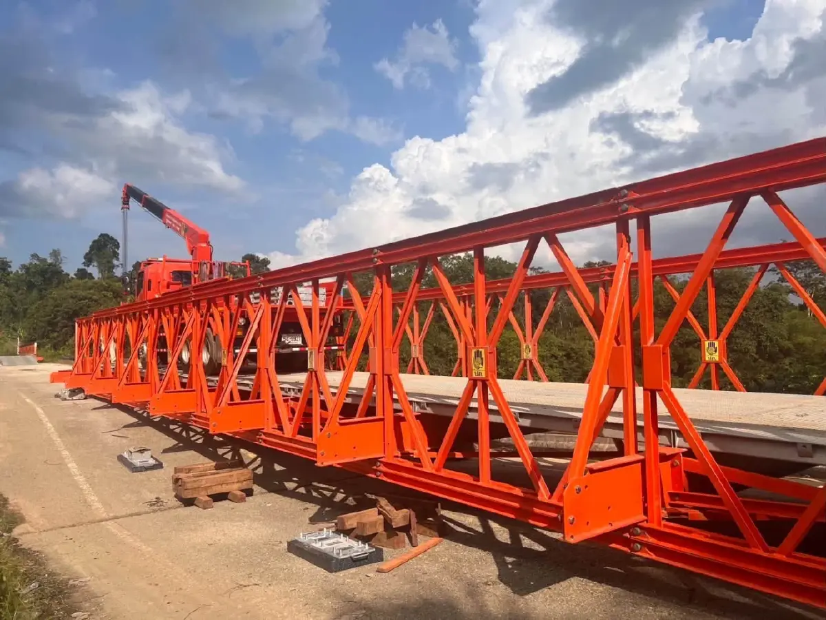 เร่งติดตั้งสะพานเบลีย์ ข้ามแม่น้ำสายบุรี นราธิวาส หลังตอม่อทรุด คืบหน้า 90%