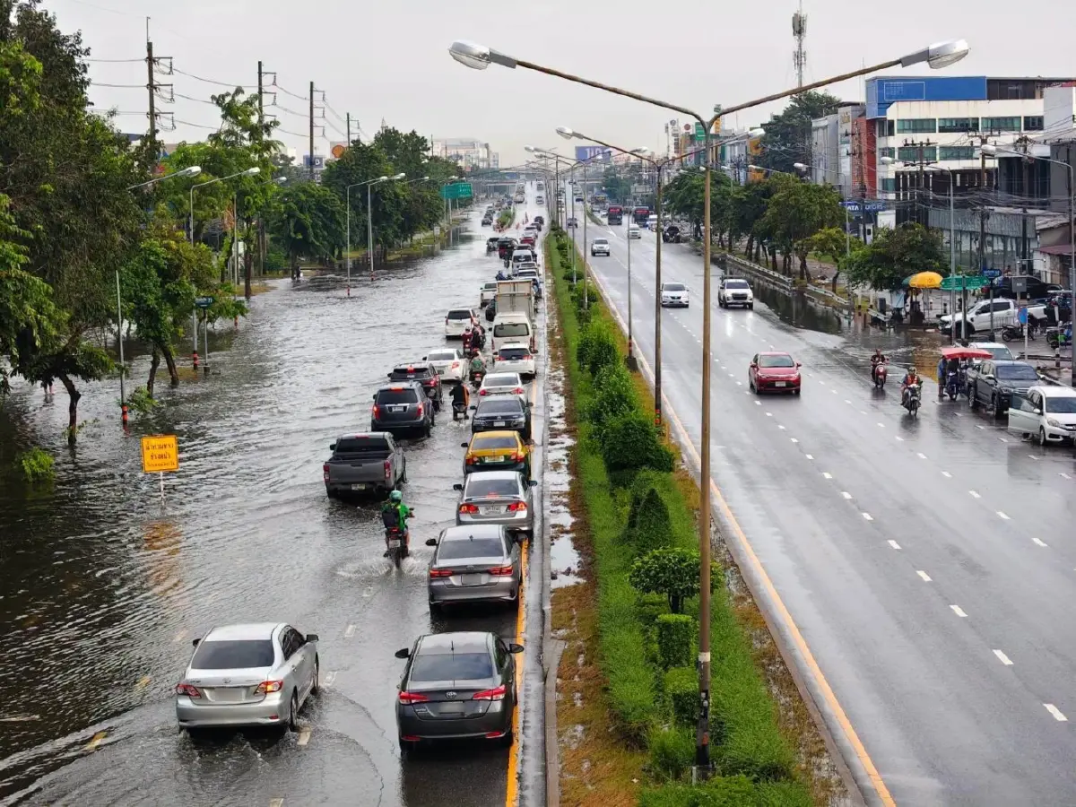 เช็กพิกัดเดินทาง 6 ต.ค.69 อัปเดตฝนตกหนัก น้ำท่วมกรุงเทพและปริมณฑล