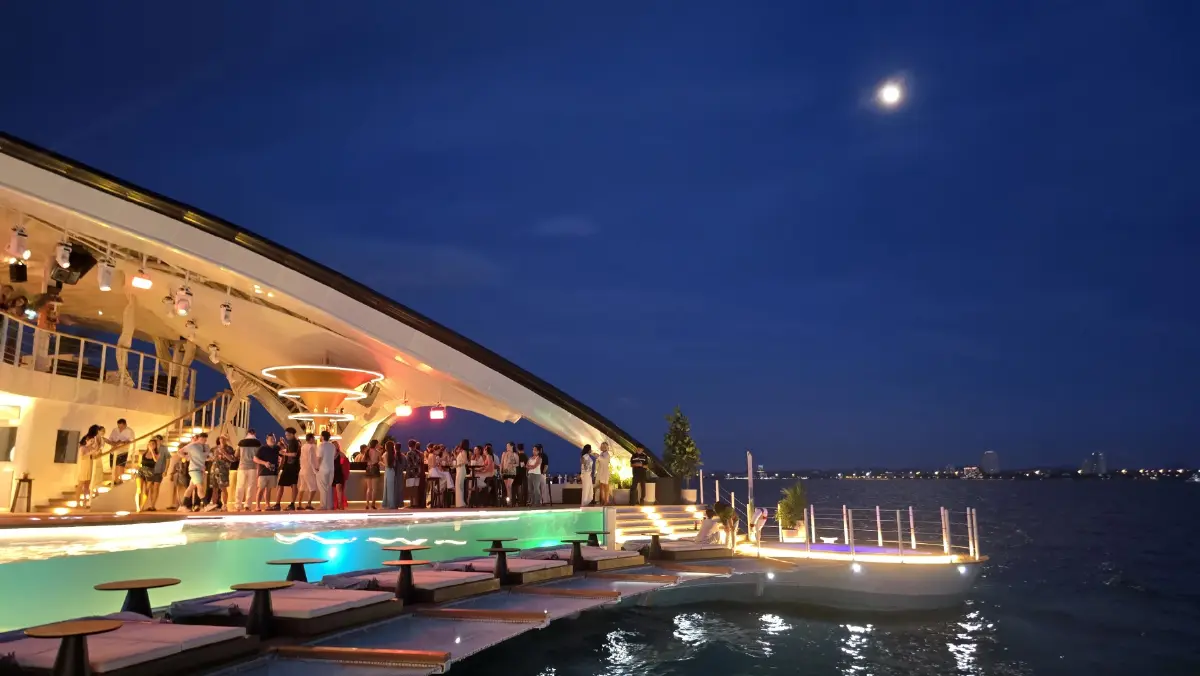 สัมผัส SOAR Ocean Club 'คลับลอยน้ำ' ประสบการณ์ไลฟ์สไตล์กลางทะเลแบบพรีเมียม