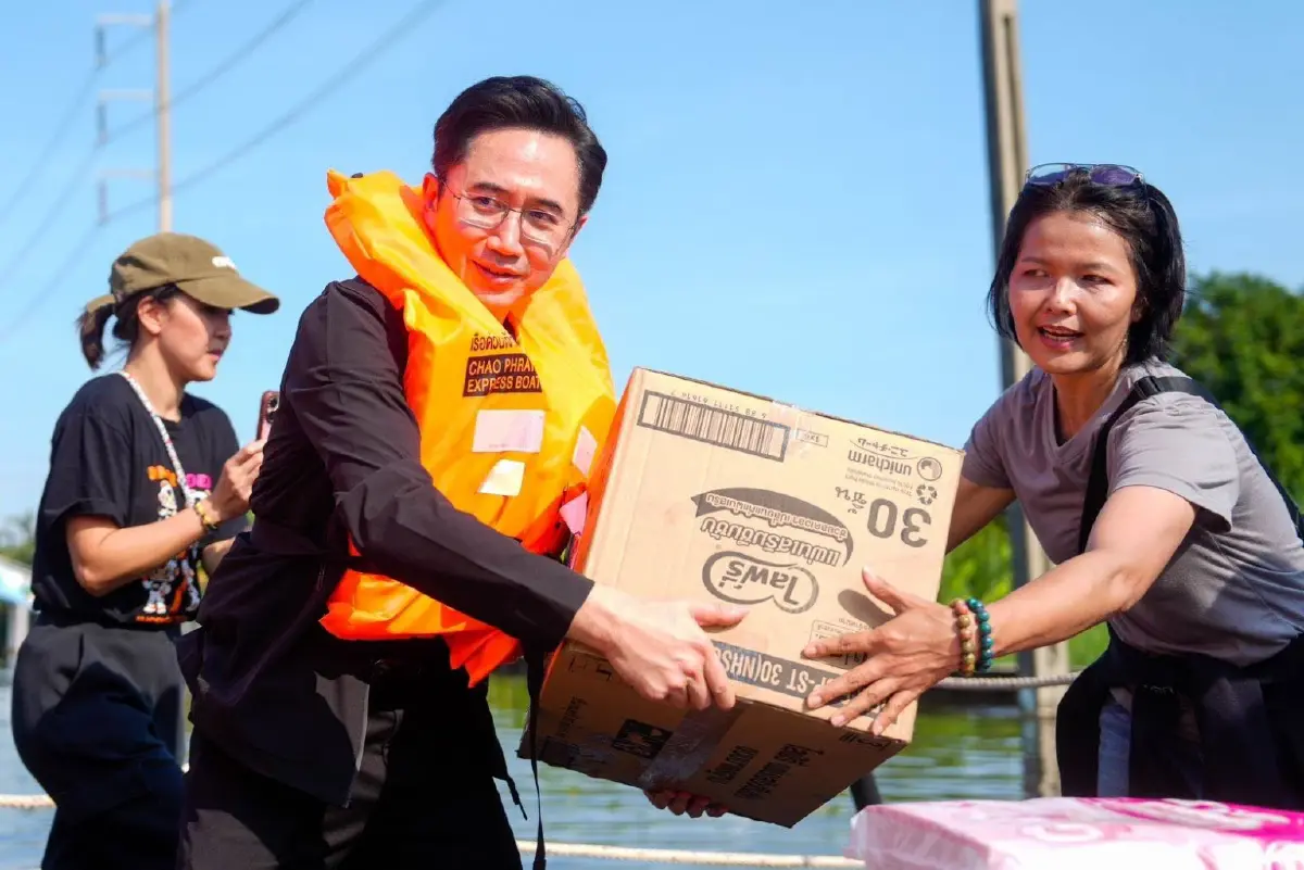 'ยศชนัน'โชว์เปิดนวัตกรรม 'แพกู้ภัยทุ่นลอยน้ำ' ส่งเสบียงช่วยน้ำท่วมลาดกระบัง