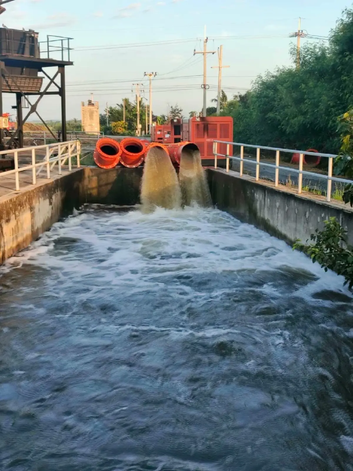 น้ำท่วมล่าสุด 17 จังหวัด-กทม. ยังจม ระดับน้ำเริ่มลดลงทุกพื้นที่