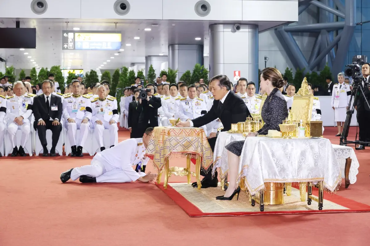 ในหลวง-พระราชินี เสด็จฯ ไปทรงเปิด ‘สถานีกลางกรุงเทพอภิวัฒน์’