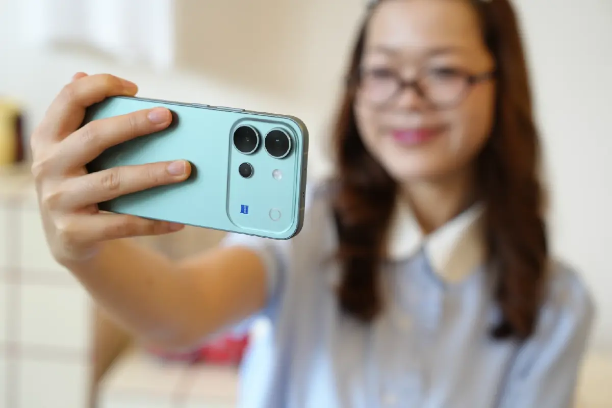 ถ่ายสวยแบบโอ้มายก้อด! รีวิว 'vivo V80' มือถือที่เสกช็อตลูกรักพระเจ้า