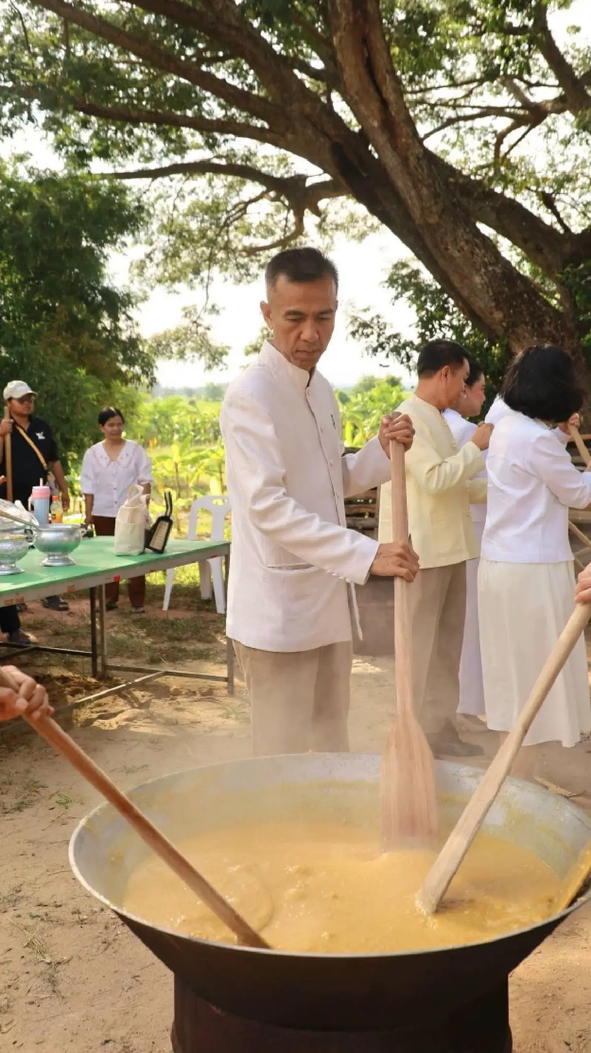 ออกพรรษา ประจำปี 2569 ตักบาตร-กวนข้าวทิพย์ สืบสานประเพณี