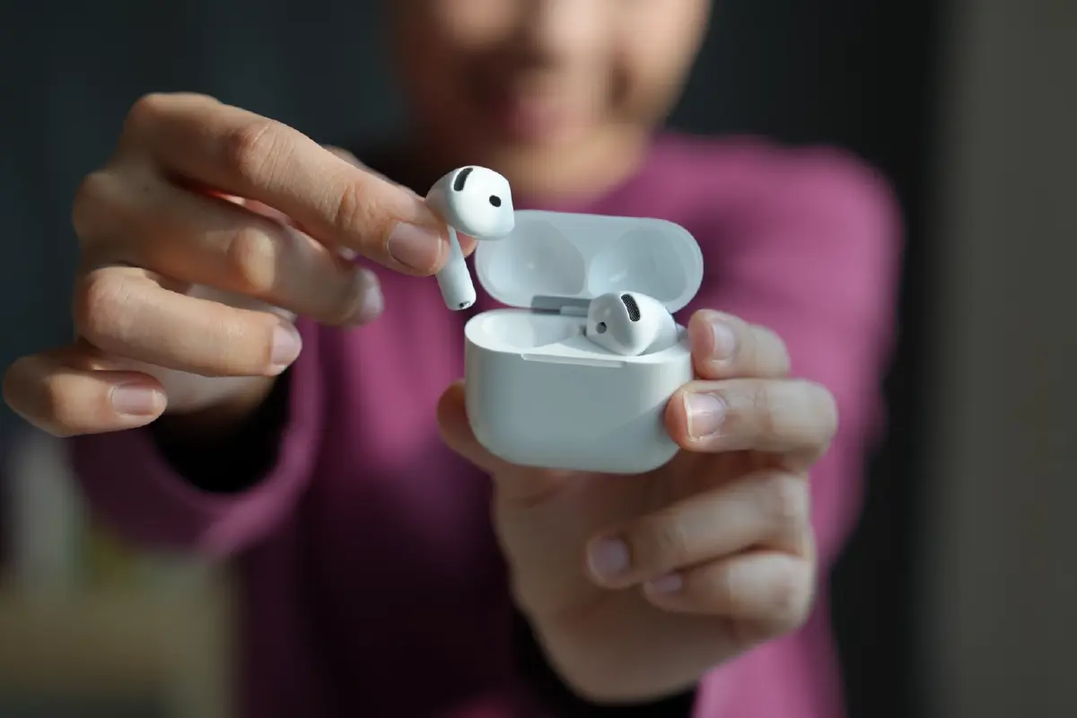 นี่ฉันอยากเปลี่ยนหูฟังหรือนี่! รีวิว 'AirPods 5' กับ 5 เรื่องที่ทำให้ปันใจจากรุ่นเดิม