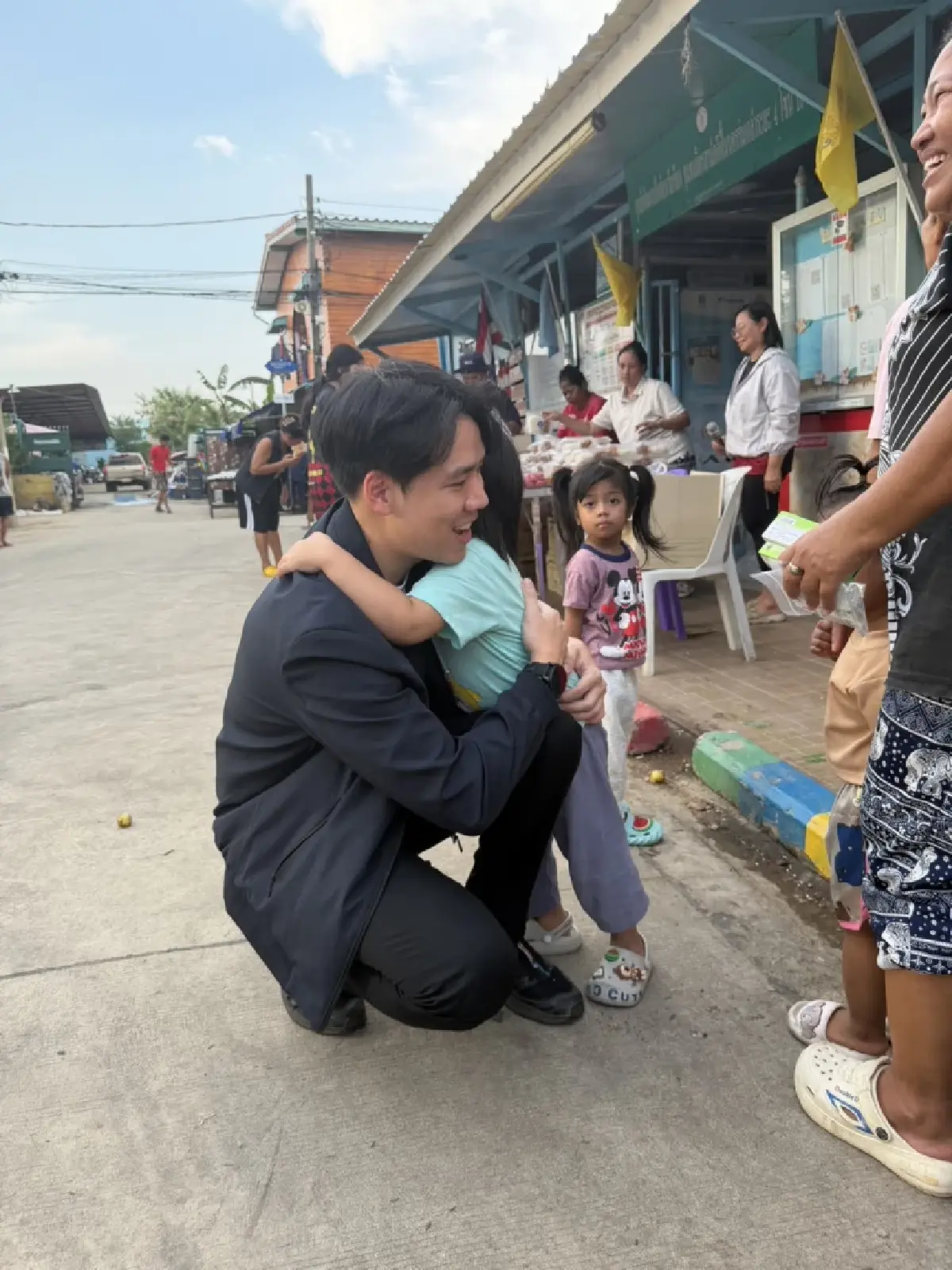 'สส.ยโสธร' ลุยช่วยน้ำท่วมร่มเกล้า เร่งฟื้นฟูหลังน้ำลด