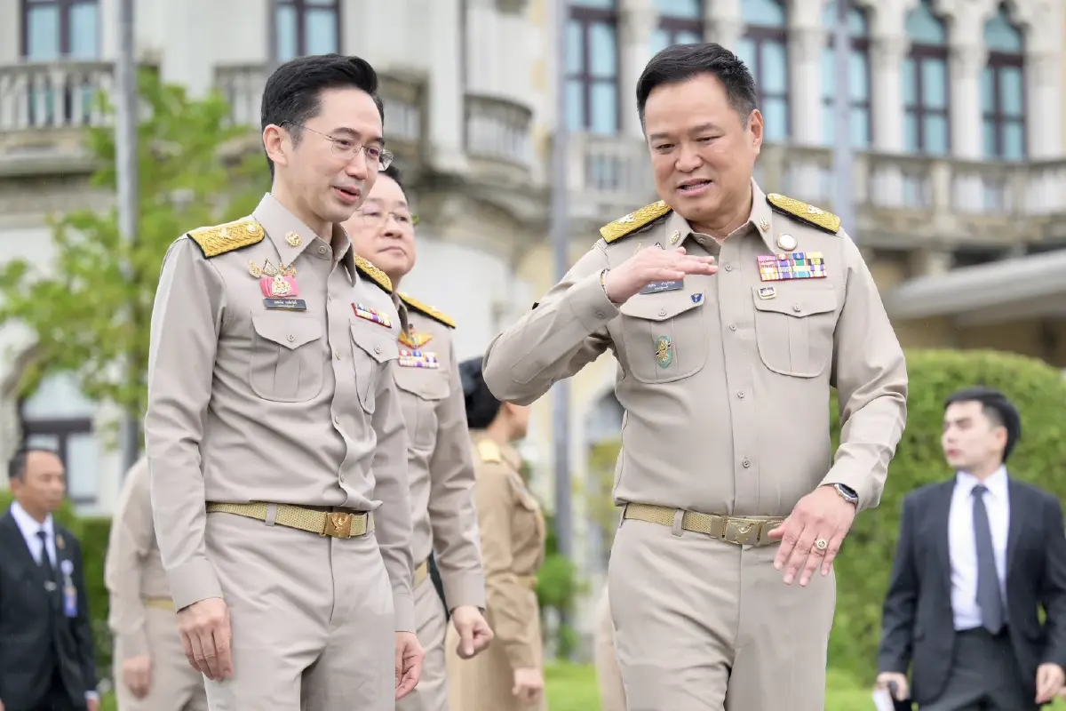 ‘น้ำเงิน-ส้ม’งัดข้อศึก‘ซักฟอก’ - ‘ปชน.’ คาดหวังสูง ปลดตราบาปเอ็มโอเอ