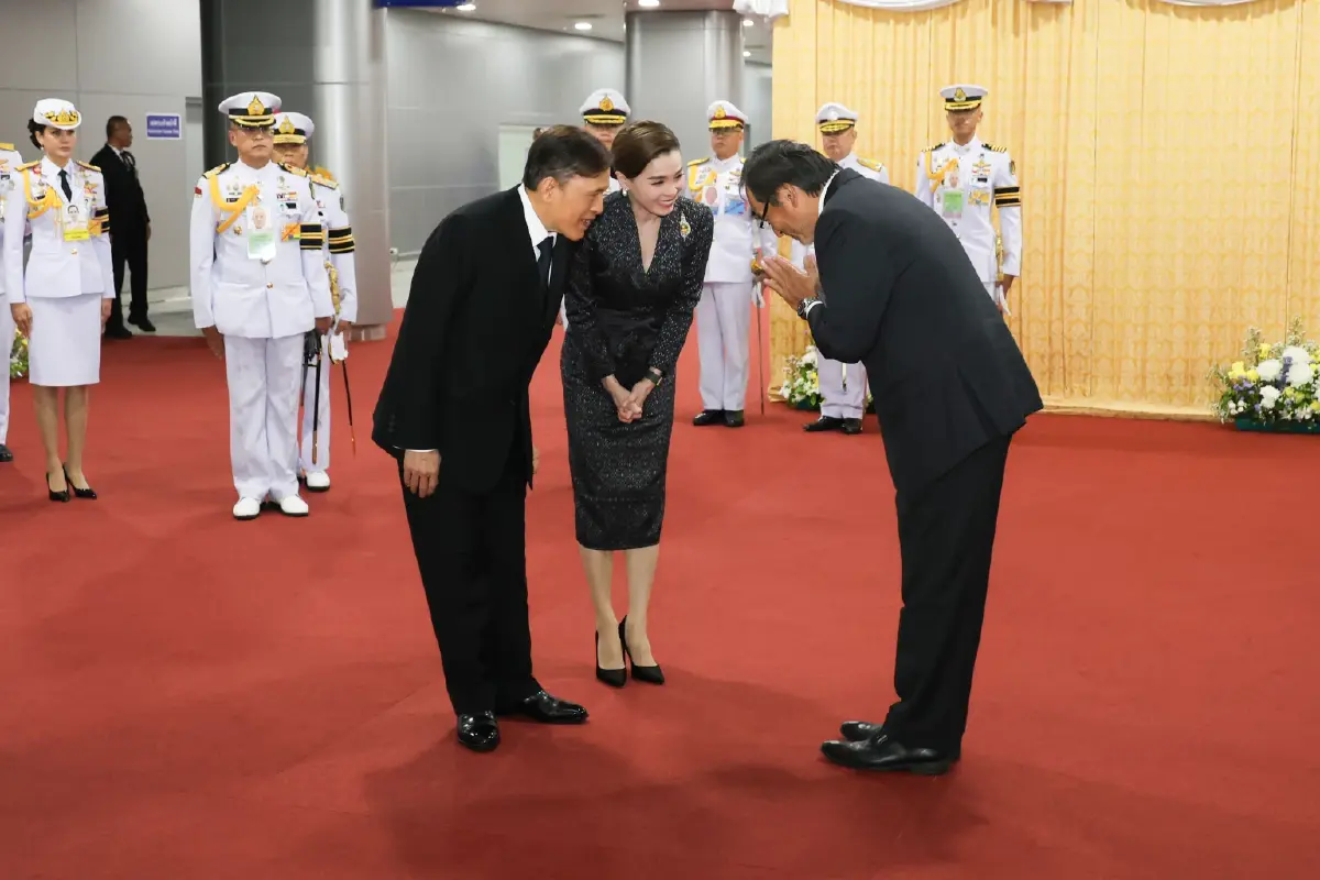 ในหลวง-พระราชินี เสด็จฯ ไปทรงเปิด ‘สถานีกลางกรุงเทพอภิวัฒน์’