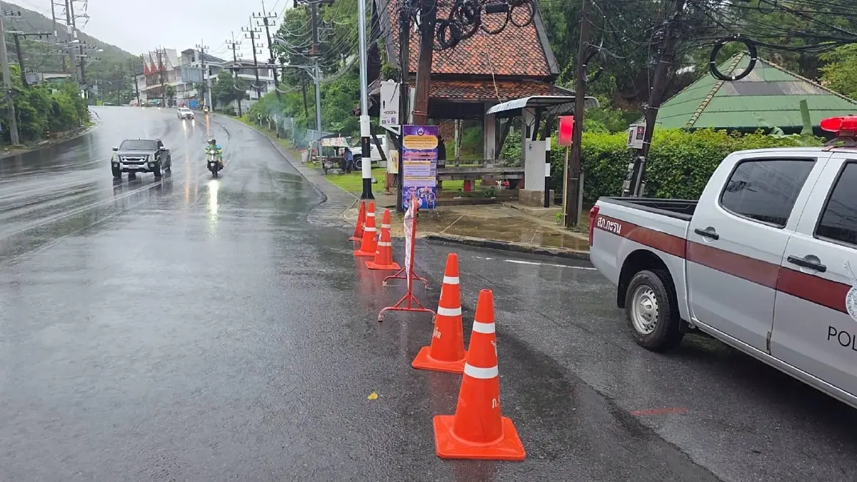 น้ำท่วมภูเก็ตล่าสุด ฝนตกหนัก 70% 'ถนนโคกโตนด-หน้าวัดใต้' ผ่านไม่ได้