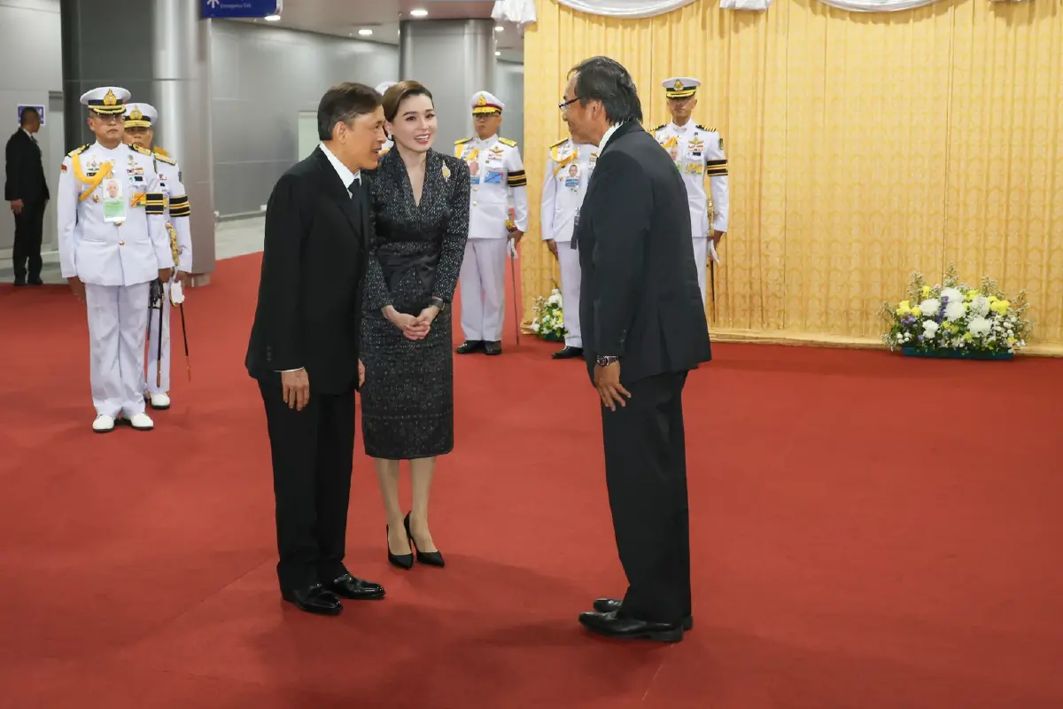 ในหลวง-พระราชินี เสด็จฯ ไปทรงเปิด ‘สถานีกลางกรุงเทพอภิวัฒน์’
