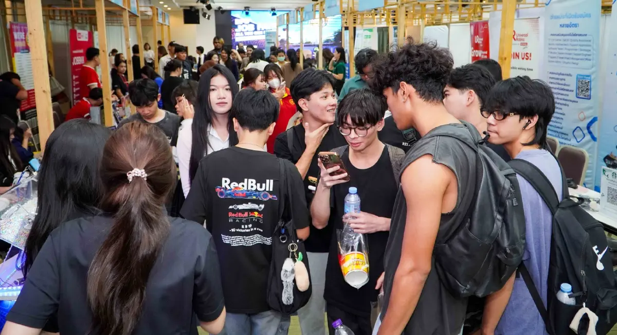 DPU JOB FAIR เปิดทาง นศ. ได้งานก่อนจบ ชูจุดเด่นปรับตัวเก่ง ใช้ AI เป็น