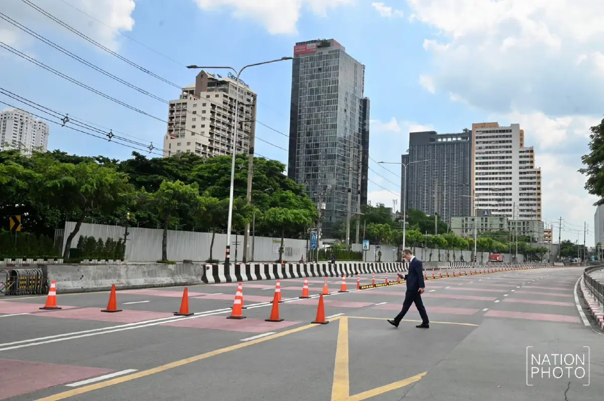 ปิดล็อกแยกพระราม 4 ตั้งตู้คอนเทนเนอร์คุมเข้ม รับประชุม IMF-World Bank 2026