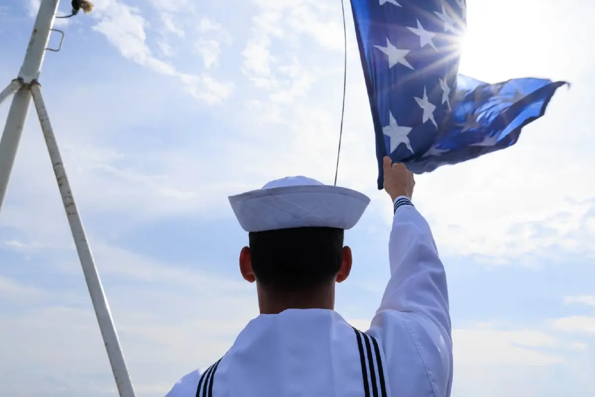 มาตามนัด! กองเรือบรรทุกเครื่องบินโจมตี George H.W. Bush เดินทางถึงภูเก็ต