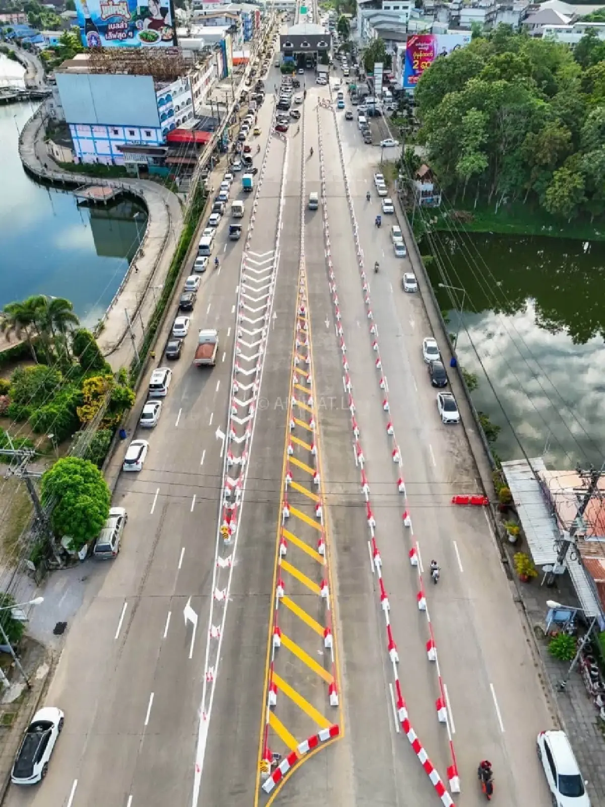 แม่สอดรถติดลด จัดระเบียบจราจร สะพานมิตรภาพไทย–เมียนมา แห่งที่ 1