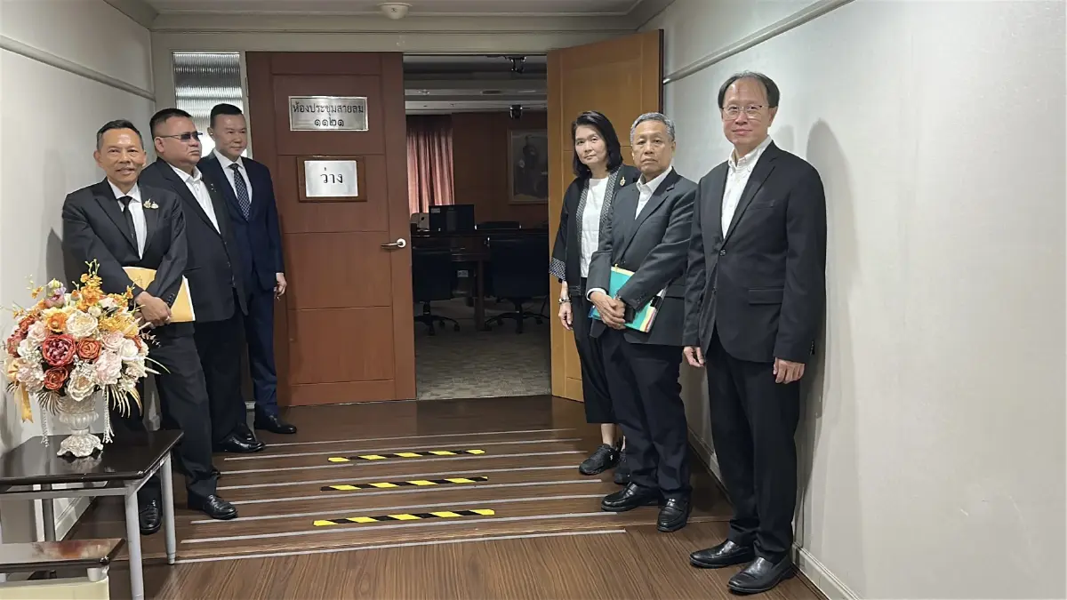 15 ปี กสทช.สุดขม! ‘หมอสรณ’ เผชิญมวลชนไล่ ปมร้อนสถานะขาดคุณสมบัติประธานฯ
