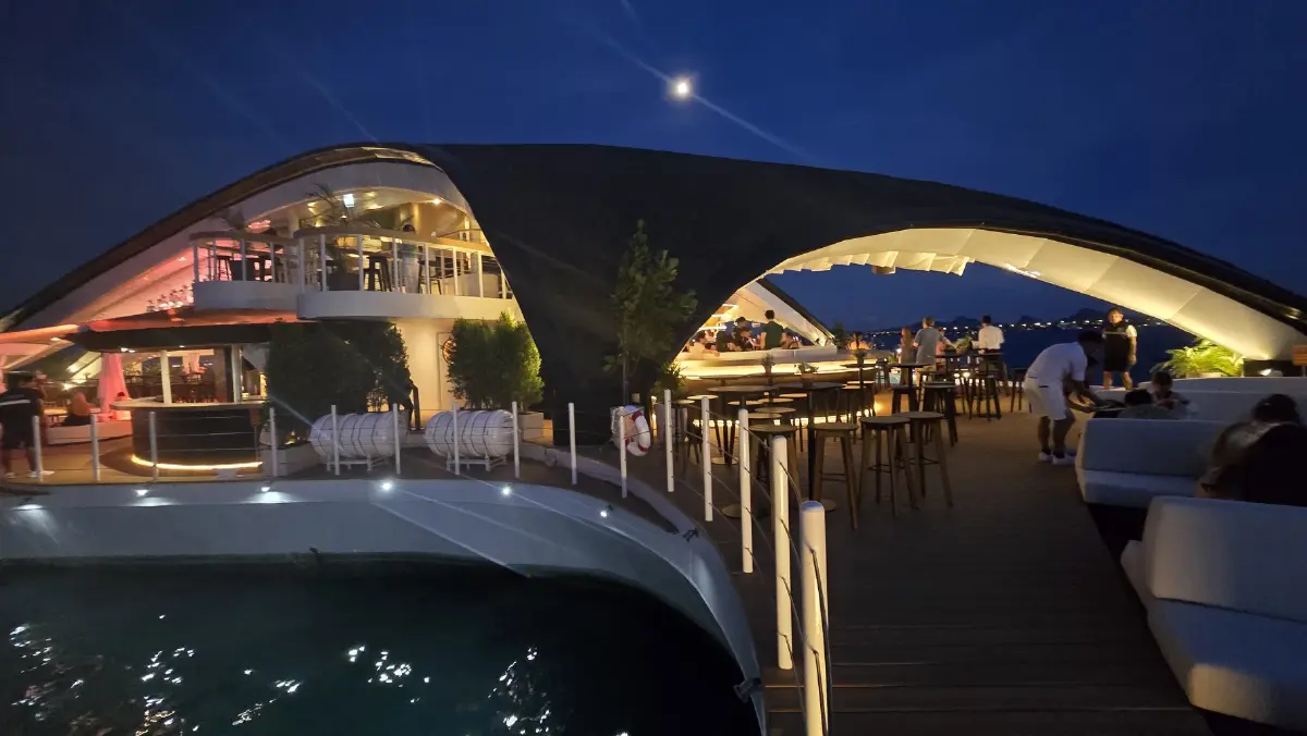 สัมผัส SOAR Ocean Club 'คลับลอยน้ำ' ประสบการณ์ไลฟ์สไตล์กลางทะเลแบบพรีเมียม