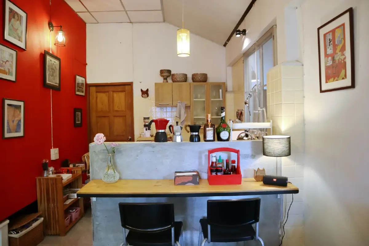 ดินหญ้าฟ้าแถน ร้านอาหารใต้ต้นลิ้นจี่ของ อุรุดา แห่งครัวสีแดง