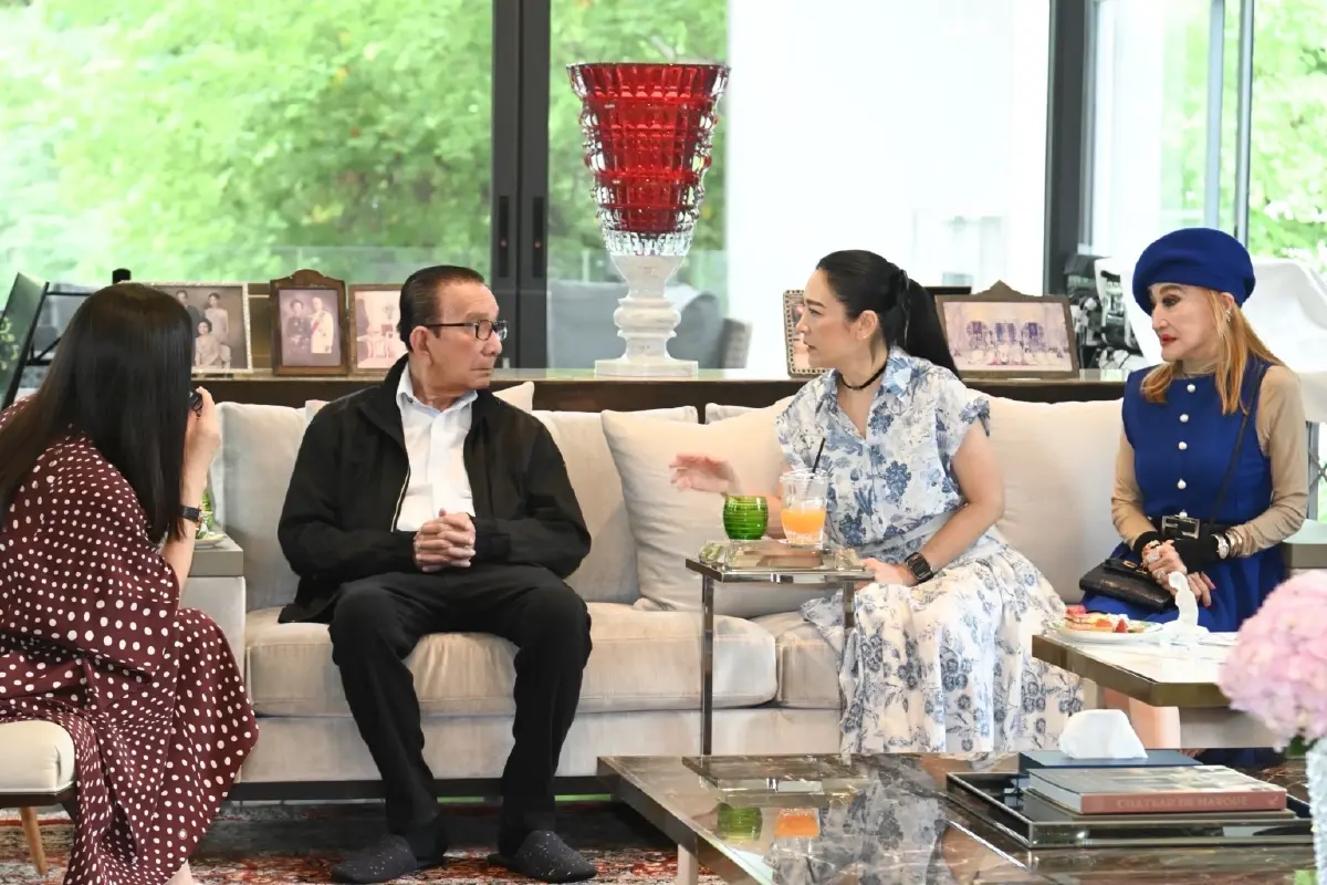 มูลนิธิมาดามแป้ง รับเงินสนับสนุน 100,000 บาท จาก 2 ศิลปินแห่งชาติ