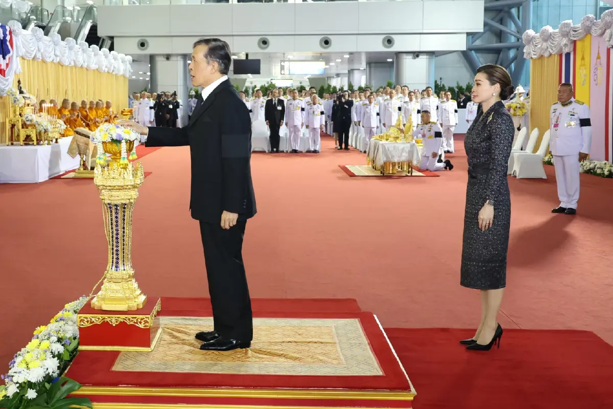 ในหลวง-พระราชินี เสด็จฯ ไปทรงเปิด ‘สถานีกลางกรุงเทพอภิวัฒน์’