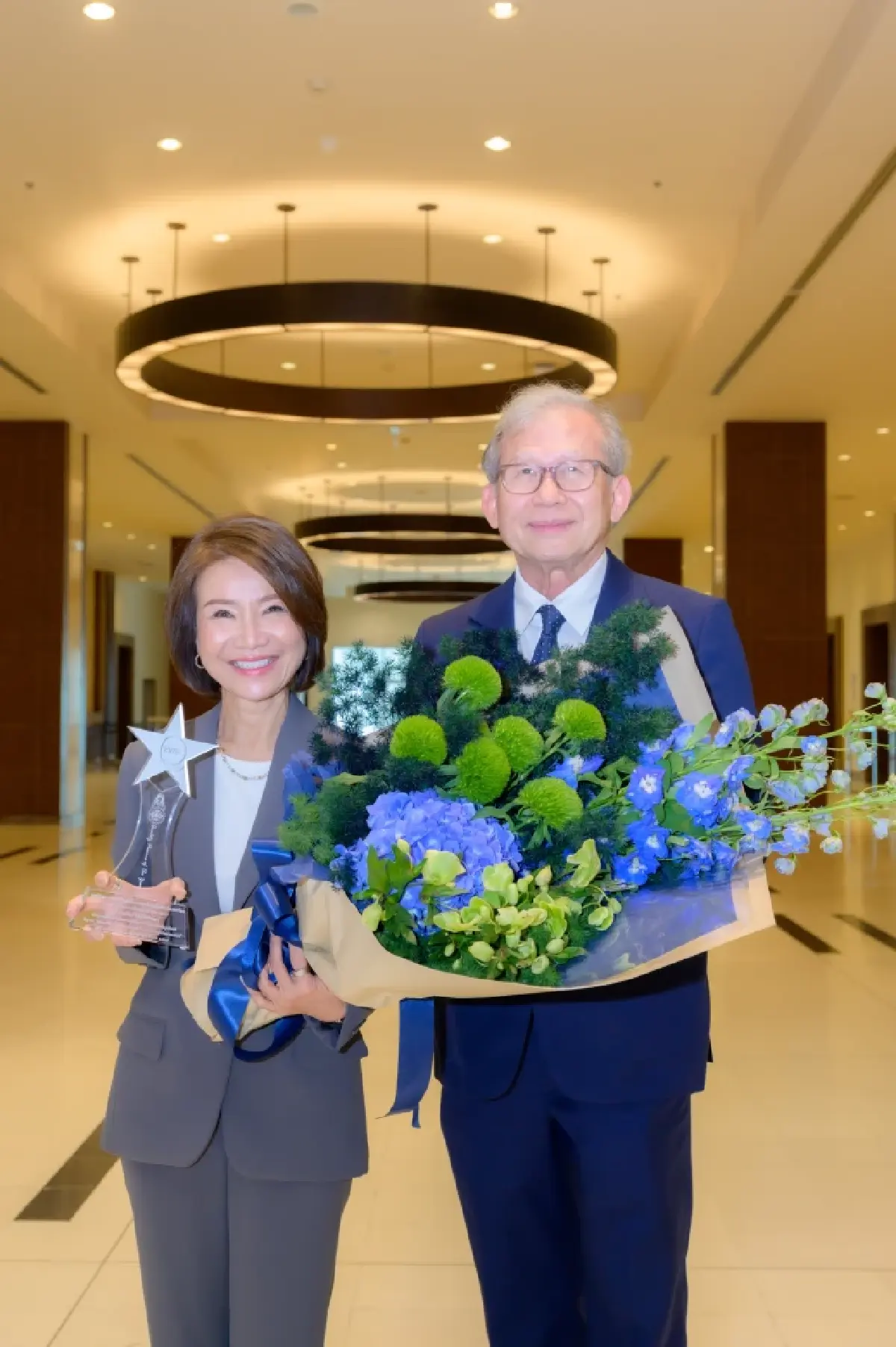 ดร.อาทิรัตน์ จารุกิจพิพัฒน์ CEO รพ.บำรุงราษฎร์ คว้ารางวัล 'บุคคลตัวอย่างภาคธุรกิจแห่งปี 2026'