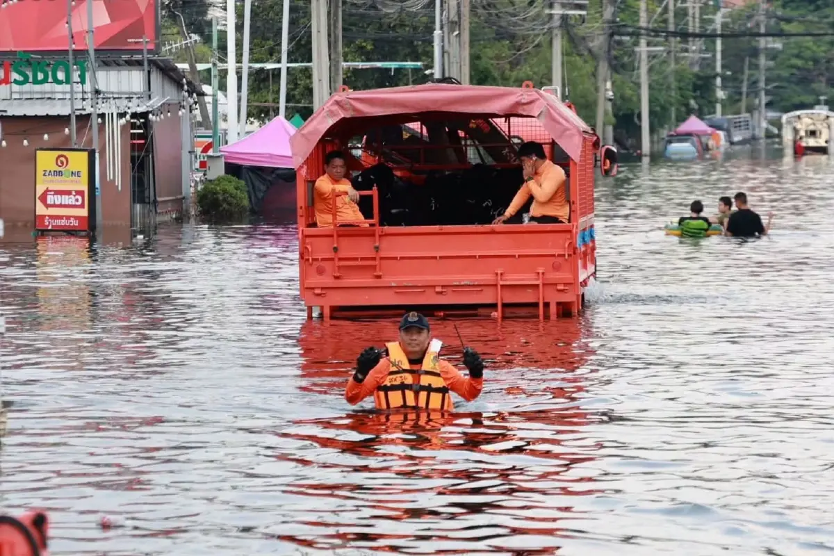 สรุปน้ำท่วม 27 จังหวัด - กทม. กระทบ 3.2 ล้านคน ฝนระลอกใหม่จ่อถล่ม