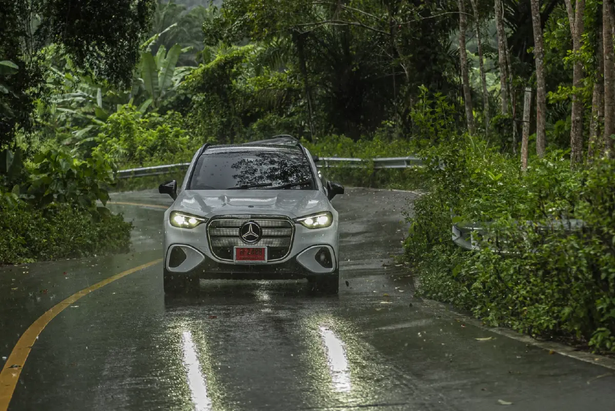 Mercedes-Benz 'GLC EV' แรง นิ่ง ขับเนียน ฟีลลิ่งธรรมชาติ 